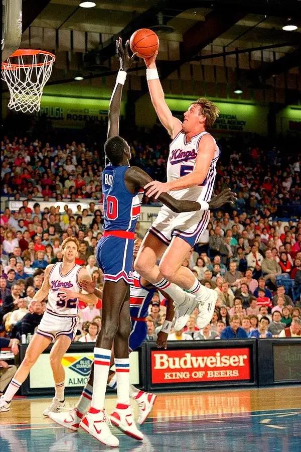 How Tall Was Manute Bol? Discover His RecordBreaking Height