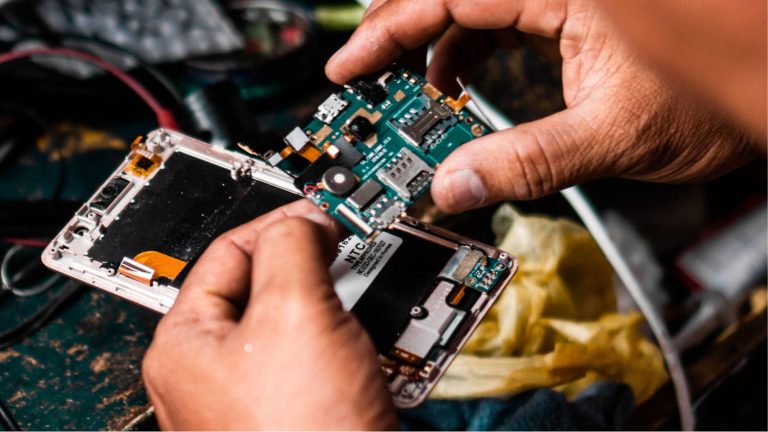 9 Benefits of Buying Refurbished Gadgets